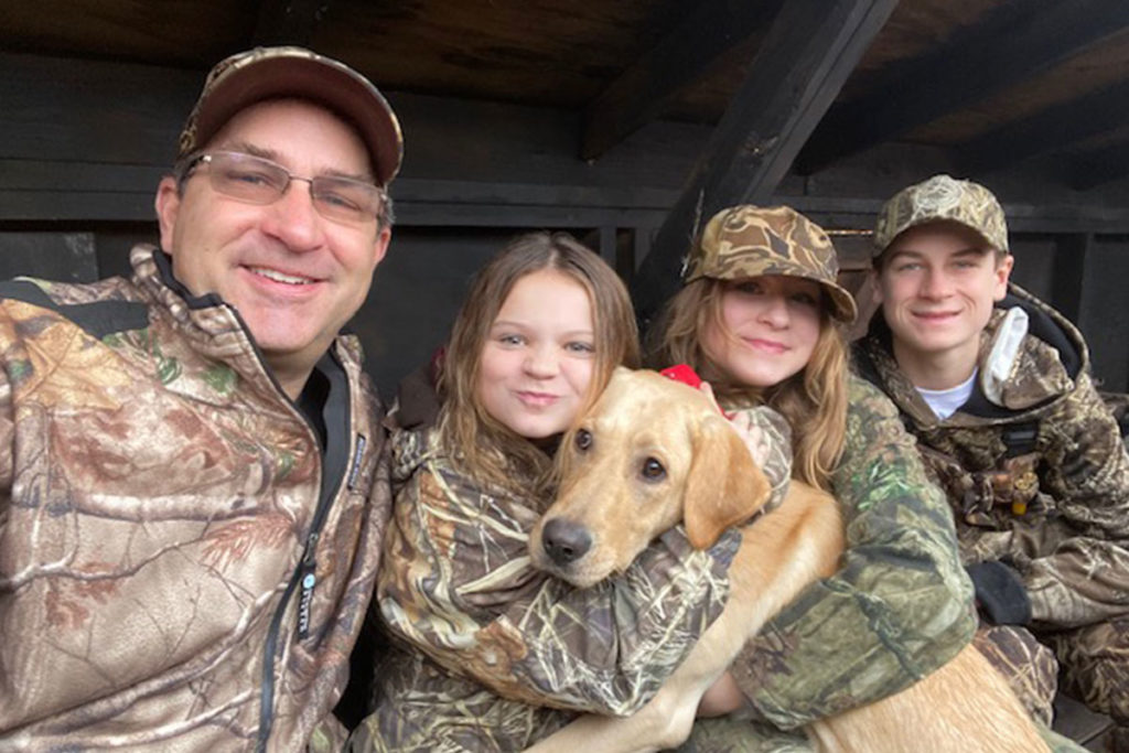 Family-Hunting-w-Dog